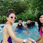 Pooja Salvi Instagram - Jacuzzi is all we need 🌤🕶👙 Nostravila