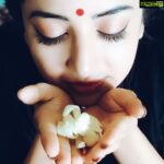 Poonam Kaur Instagram - #sampangi " good night n have the most beautiful dreams " 🌺🌺🌺
