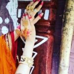 Poonam Kaur Instagram - The perfect woman ,you see is a working woman ,not an idler , not a fine lady , but one who uses her hands and her head and heart for thr good of others - thomas hardy #queen