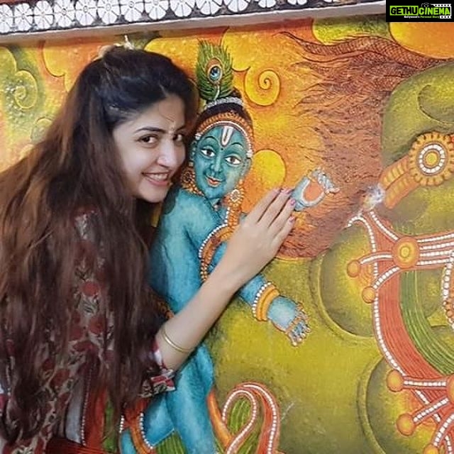 Poonam Kaur Instagram - At #guruvayoortemple .... #radha praying to #Krishna .... may there b peace .... n loads of love in this world ............😄😄😄😄😄