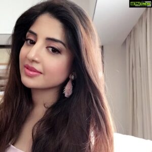 Poonam Kaur Instagram - #poonamkaur ( this is not me ... this is my work .... the internal make up is more imp ... there is nothing that u can exhibit permanently beautiful which washes away like dirt to beautify u superficially....lot that I want to write ...... 💭💭💭💭💭)