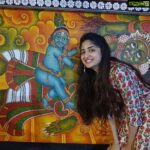 Poonam Kaur Instagram - At #guruvayoortemple .... #radha praying to #Krishna .... may there b peace .... n loads of love in this world ............😄😄😄😄😄