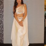 Poonam Kaur Instagram - First step into new horizon....🕊🕊🕊 For @3devfilm trailer launch..... Outfit by @mv_bridalcouture Styled by @tejja_pasula Accessories @jeweleravi #radha #poonamkaur #3dev