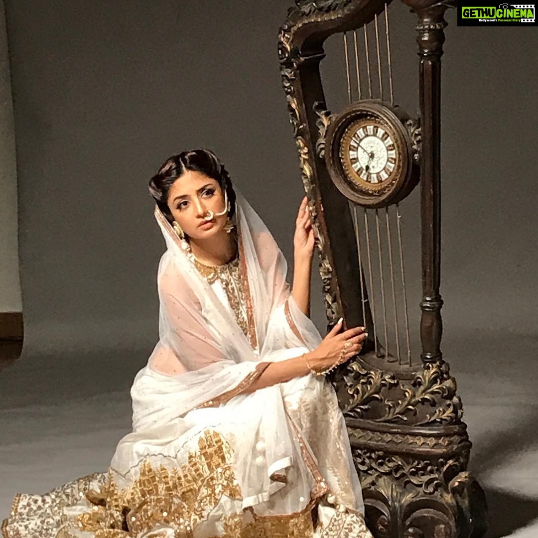 Poonam Kaur Instagram - #poonamkaur #bridal #zardozi #malarvikram #craftofindia #timeless #queensabdbrides #queens #rigveda #goddess #attire #ensemble #indianbeauty #vintage #radha