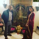 Poonam Kaur Instagram - This is extremely a special picture for me ... u know why ??? ... this was the entrance to a Muslim house ... #unityindiversity ❤️🙏 #ekonkar
