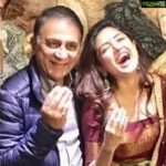 Poonam Kaur Instagram - It was super fun when sir #sunilgavaskar shared some Hyderabadi moments of his ... #legends 😬😬😬😬😬 #Indiancricket
