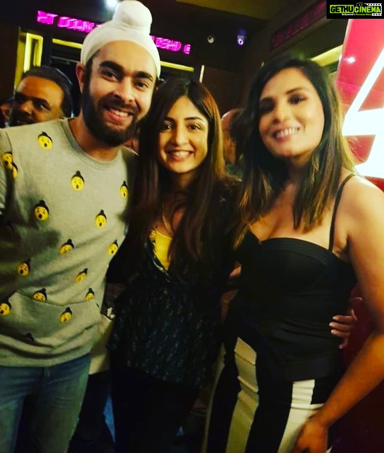 Poonam Kaur Instagram - Met this cutie sardar from the fukrey team ... super happy to see a sardar working in films 😍❤️
