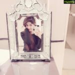 Poonam Kaur Instagram – The kinda mirrors I like 😍
