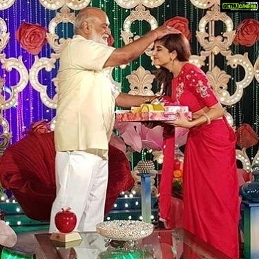 Poonam Kaur Instagram - The most loved and respected #raghavendarraogaru blessed me today... I feel so nice ❤️❤️❤️❤️❤️ blessings from elders take us farther than we can imagine 😇😇😇😇😇