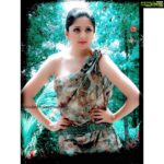 Poonam Kaur Instagram - Throw back college time ... how I absolutely draped this with a piece of two meters cloth ..... #happytime #nift ( I realise I was way more stylish in college days then when I entered films... what the hell happens to me .... probably Neva got a film where I could b absolutely myself ... may b some day for sure )
