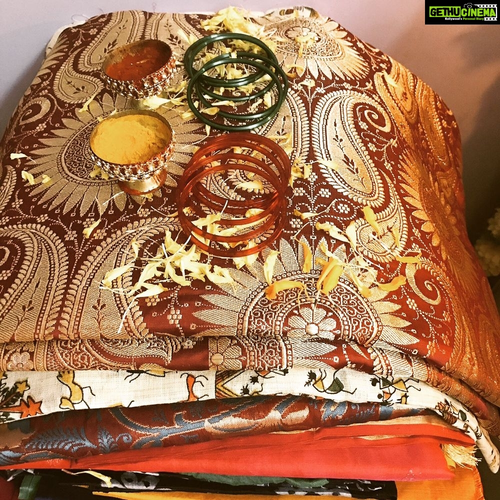 Poonam Kaur Instagram - #pitambar #chiralaweaves #kota #bandhini #pattu #kalamkari etc #handlooms submitted to maa durga this navami #durgapuja #navratri #dushera #maadurga 😇