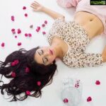 Poonam Kaur Instagram - When u are in a state of dreaming life is beautiful !!!! ❤️❤️❤️❤️