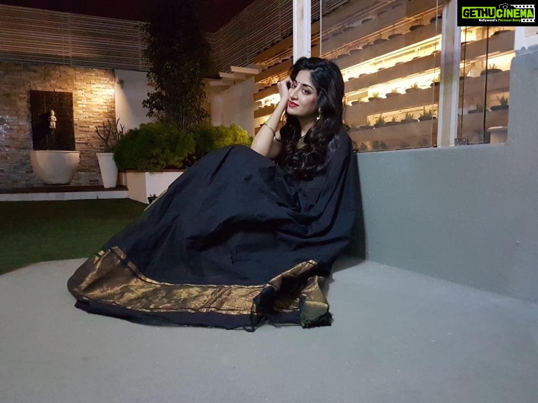 Poonam Kaur Instagram - The story of beautiful #mangalgiri cotton #iwearhandlooms #indianweaves #indiancotton #smritiirani #narendramodi #handloomrevolution