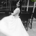 Poonam Kaur Instagram – Dance …👑👑👑… it just connects u to your happy self !!!! 😇