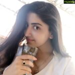 Poonam Kaur Instagram - So when it's cold we want to b served hot n vice versa ... what if we r just in a neutral state !!!!