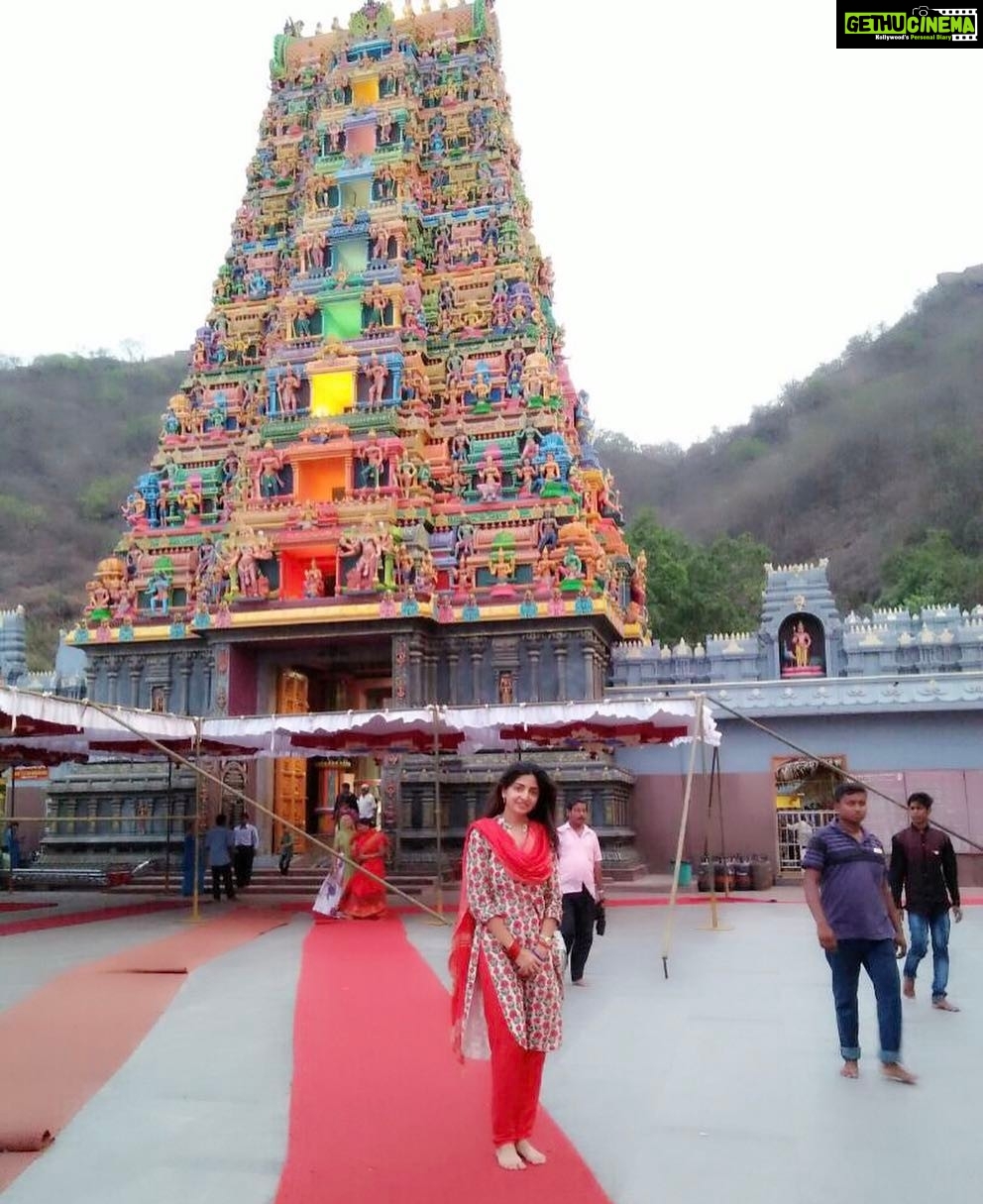 Poonam Kaur Instagram - Visited #kanakadurgatemple #vijayawada #bejawada temple #durga