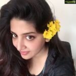 Poonam Kaur Instagram - Just like that !!! 😘😘😘