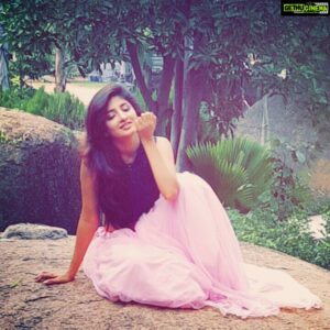 Poonam Kaur Instagram - Being naive made me suspicious ..,being weak made me strong ...time i cried making those mistakes now i look back and smile at the same ...only thing i need to know that I m better than before ... If the worst in u is making push myself to the best of me ... It was totally worth it ...#smile #karma