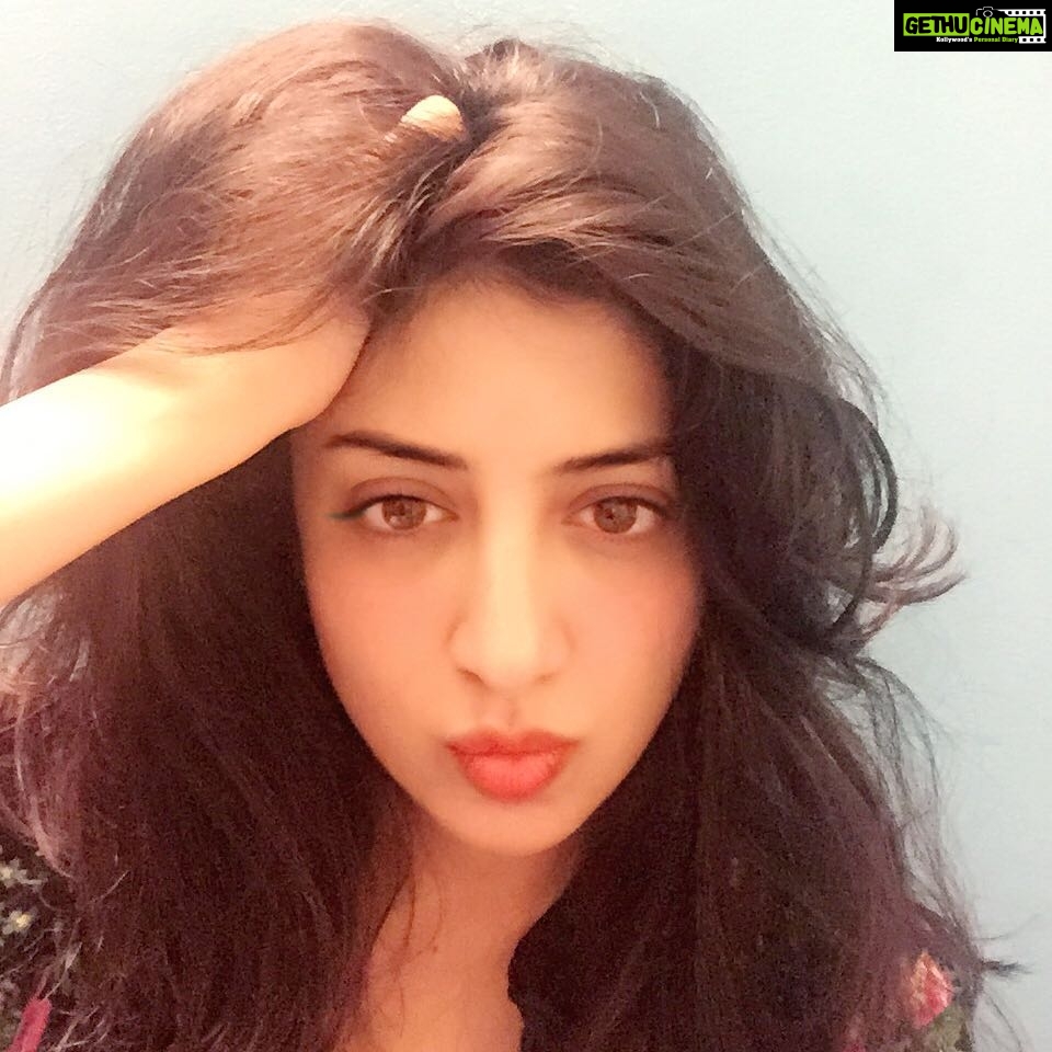 Poonam Kaur Instagram - Too much pressure #chill😎