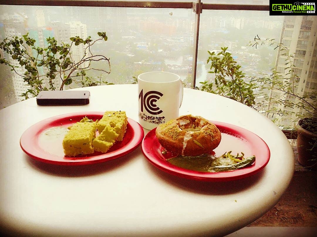 Poonam Kaur Instagram - Weather moods ...#chai #dhoklas #rains #music #breeze #romance #bubu