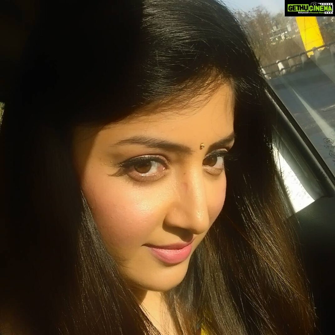 Poonam Kaur Instagram - I like it #simple and #sweet ....😇😘💗
