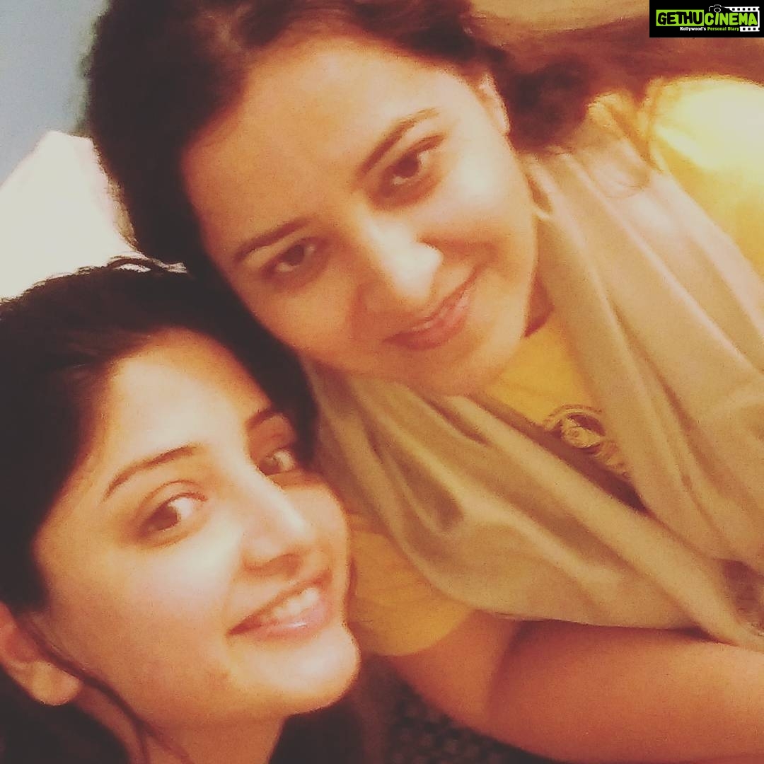 Poonam Kaur Instagram - #karmiconnections 😋😜😘