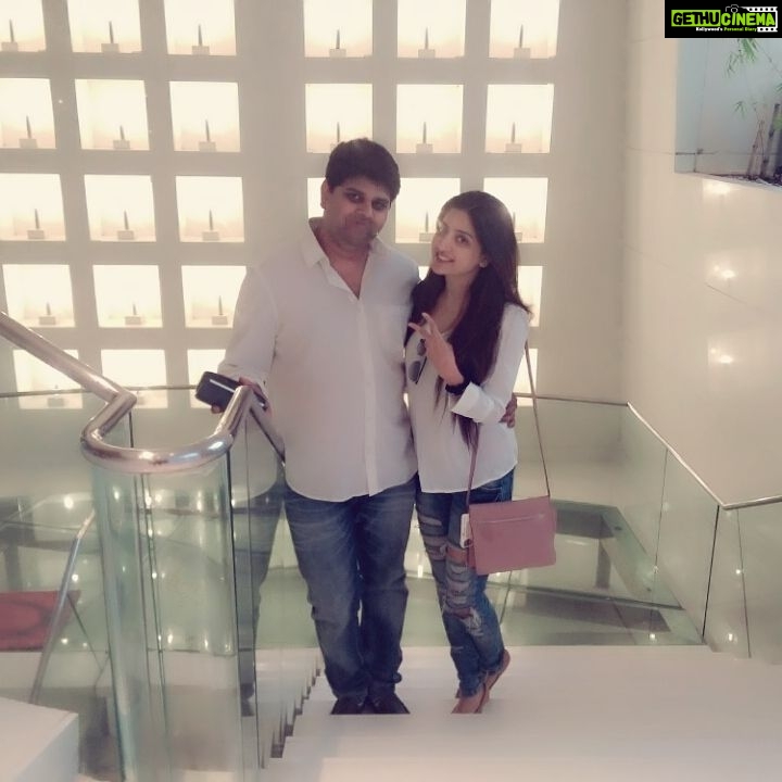 Poonam Kaur Instagram - Safedi ki chamkaar .....chennai vanga ...baar baar....😂😝😜😘