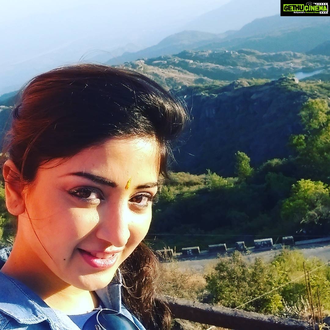 Poonam Kaur Instagram - Gratitude ....thank u God for this wonderful journey called ...LIFE ...feeling blessed n loved !!!😘😋😇