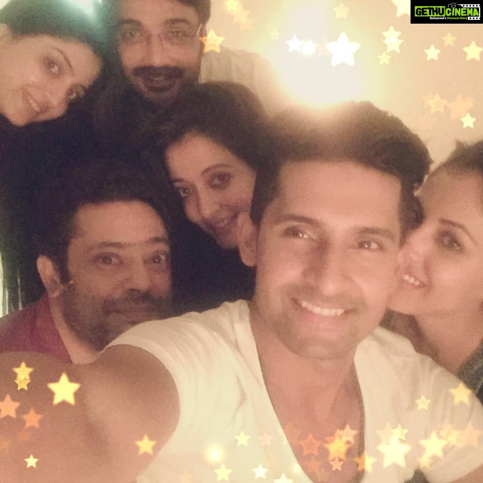 Poonam Kaur Instagram - My lovely people ...😘@ankooshbhatt 😘@raimasen 😘 #priyabanerjee @ravidubey2312 #prosenjit