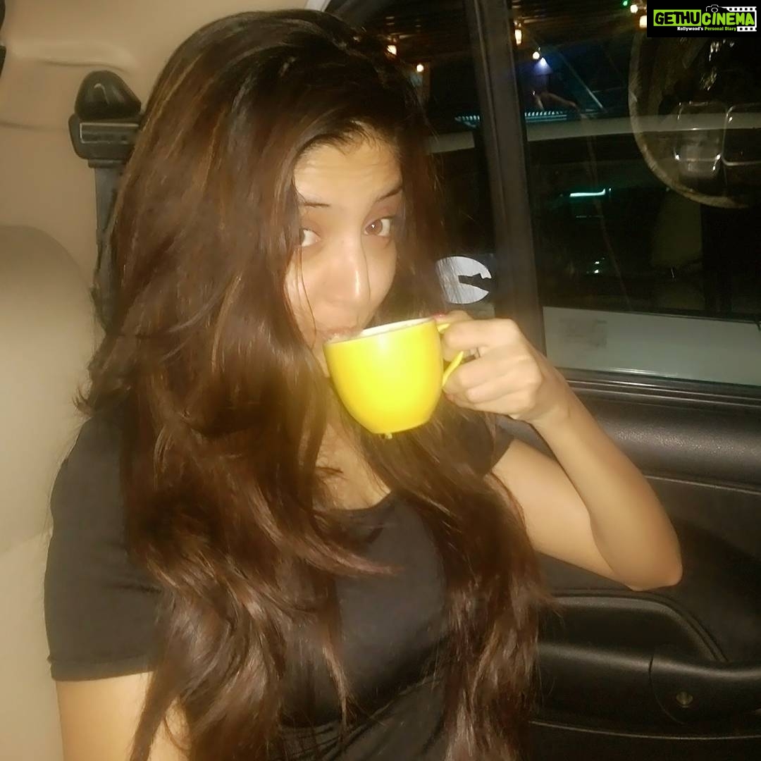 Poonam Kaur Instagram - Happiness is talking to your best friend and speaking your heart out....and they listen to u even if it doesn't make sense !!!
