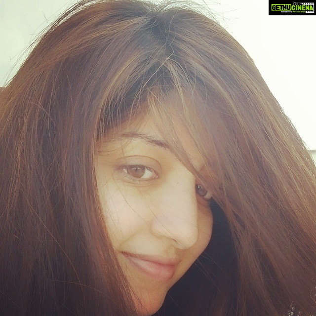 Poonam Kaur Instagram - It's always good to dry your hair natural way...when not in hurry ....#saynotohairdryers #stopharmingurhair