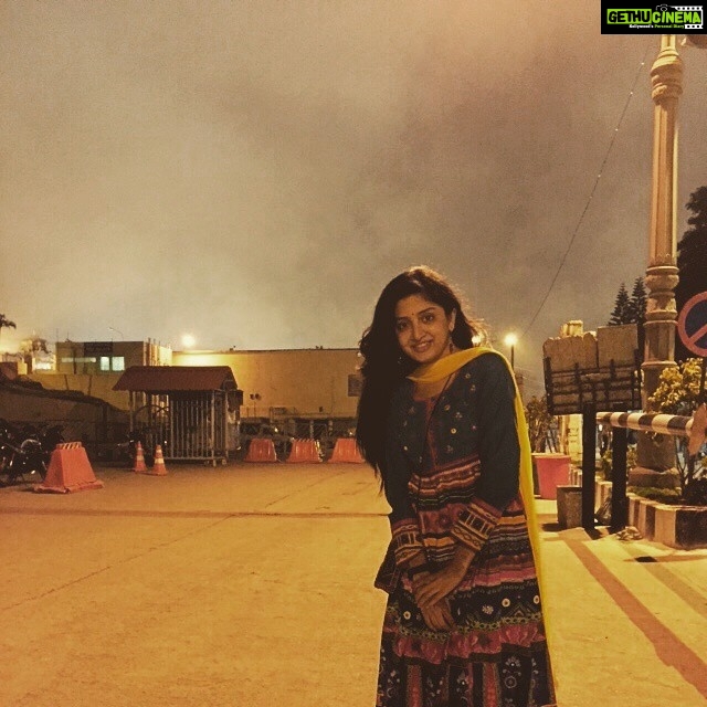 Poonam Kaur Instagram - Suprabhatam darshanam...Om namo venkateshaya namah!