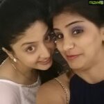 Poonam Kaur Instagram - Finally bck to my town my family my friends my new years !!! #lovemyfriends #lovehyderabad