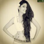 Poonam Kaur Instagram - Happy happy me! Clicked by my bestie ddddd!