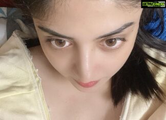 Poonam Kaur Instagram - Dil pey jab #trishul ho ... Zimban par #omnamahshivaya hota hai!