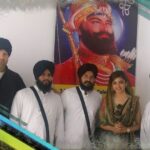 Poonam Kaur Instagram - Blast from past #Vaisakhi there is a lot about my #guru that the world has to learn n get inspired from... he has just not sacrificed his life but his very young children too to protect #dharma of our nation ... women’s rights to women’s equality ... treating every religion equal ... I m more than thankful to lord that I am born into your family .... I am on ur path n ready to face life according to principles u laid for #humanity ... come what may ... may my body lay blood shed in this kalyug or the struggles pushed to me n my family ... I only pray that u make me so strong that I don’t waver away from the path of #righteousness... give me strength to fight the injustice done to us for many years in a blink of any eye ... I won’t forget #1984 #jallianwalabaghmassacre n many more .... I need you blessing ... I am your daughter ....#gurugobindsinghji @sikhpa @sikhheritagemonth @khalsa_aid @khalsaaid_india #khalsa #poonamkaur #singh @akshaykumar @castingchhabra @tanikellabharani