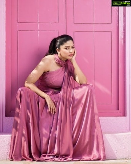 Poonam Kaur Instagram - Wondering if itโs only for today ๐ Location: @chronicle_studio MUA: @zamms.in Designer @houseofshachi Photography : @memoriesbyazhar #poonamkaur #valentines2020 #pk2020