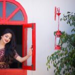 Poonam Kaur Instagram - Opening the window of newness . Location: @chronicle_studio MUA: @zamms.in Designer @kashsatwani Photography : @memoriesbyazhar #poonamkaur