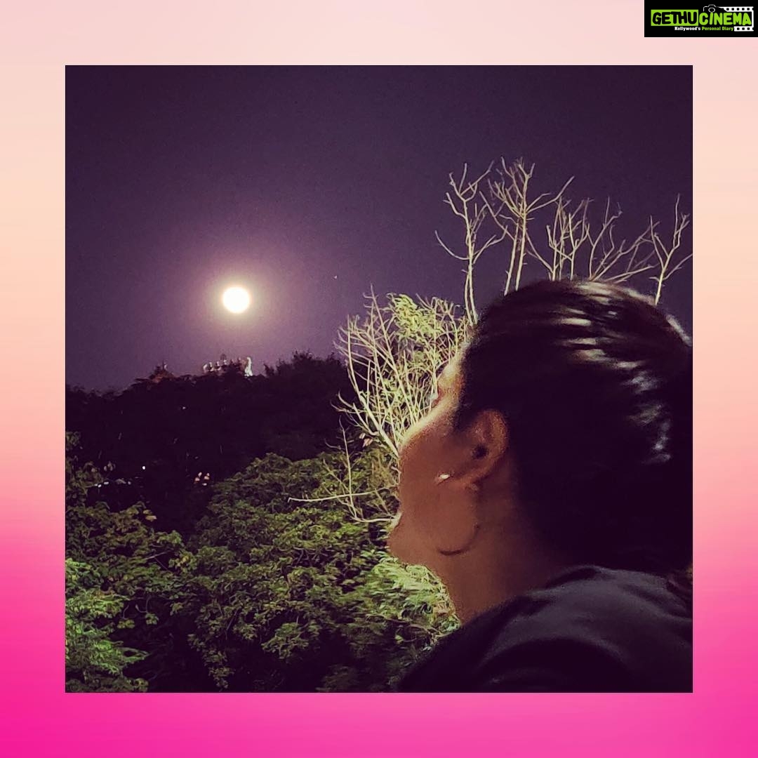 Poonam Kaur Instagram - Up above world so high ..... Like a diamond in the sky ....... My #fullmoon tonight ....... #poonamkaur Dolphin Nose Light House