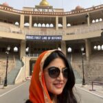 Poonam Kaur Instagram – A dream is coming true …… crossing the #wagahborder for #interfaith #love #peace #humanity for #550thprakashpurb #gurunanakdevji #hindustan #pakistan ( bucket list ticked in a big way) “ waheguru ji ka Khalsa waheguru ji ki Fateh “ Wagah Border – India Pakistan Border