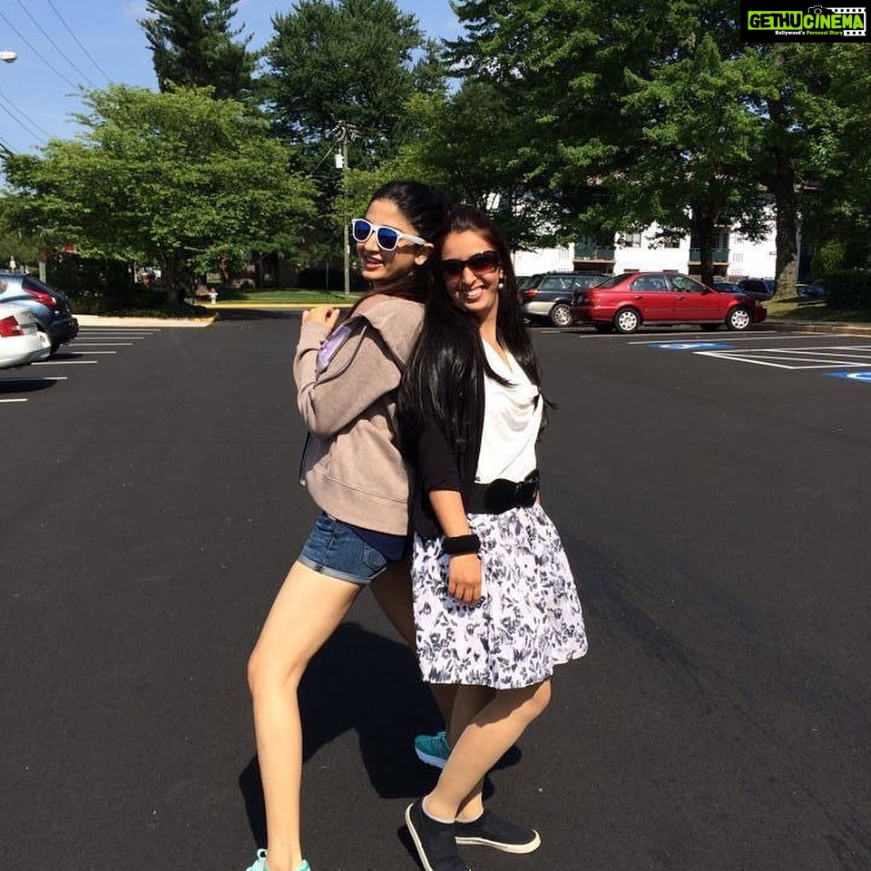 Poonam Kaur Instagram - #friendshipgoals year #2014 to year #2019 ...... what has changed .... nothing β€οΈπππ»π₯°π©ββ€οΈβπβπ© #schoolgirls #schoolfriends #washingtondc #love #friendship #happiness @snehalsangal
