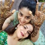 Poonam Kaur Instagram - ❤️#smile #love #happiness #friendshipgoals #girls #mehendi