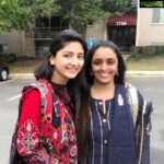 Poonam Kaur Instagram – #friendshipgoals year #2014 to year #2019 …… what has changed …. nothing ❤️🕊💃🏻🥰👩‍❤️‍💋‍👩 #schoolgirls  #schoolfriends #washingtondc #love #friendship #happiness @snehalsangal