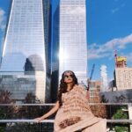 Poonam Kaur Instagram - A beautiful handloom saree designed specially for the woman I admire the most after mom ..... inculcating the msg of peace and the material of peace with beautiful msgs written all over on it ......standing tall near the twin towers with msg of peace ✌️ for the world made me so so happy ..... will continue my passion n love for handlooms in the capacity and ability I can .... “ my india my craft “ wishing u all #nationalhandloomday 2019