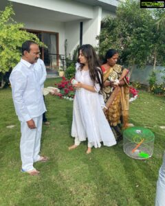 Poonam Kaur Instagram - May #babananak always bless people with #integrity #compassion #commitment ..

My belief system strengthens with every hardship , I cannot see #babananak but I have always felt his presence at the time of adversity.