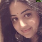 Poonam Kaur Instagram - 🙏 Anṯarjāmī purakẖ biḏẖāṯe sarḏẖā man kī pūre. Nānak ḏās ihai sukẖ māgai mo ka▫o kar sanṯan kī ḏẖūre.