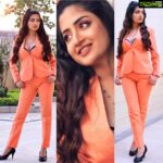 Poonam Kaur Instagram - #khaadilicious. "If you love something, it will work. That’s the only real rule” ——————————————— InFrame @puunamkhaur Make up & Hairstyle @shuchimakeupartist Photography @vclicksphactoryofficial Styling @puunamkhaur
