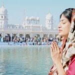 Poonam Kaur Instagram - Extremely happy to be in #pakistan for #gurunanakjayanti2018 at #nankanasahib .... papa this one is for u and everyone who wants to take the path of peace and humanity ..."ek Onkar " .... birthplace of gurunanak Dev ji and the walk of gurunanak Dev ji started here .....feel blessed .....