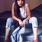 Poonam Kaur Instagram - “Show up in every single moment like you’re meant to be there” ————————————————— Styling @puunamkhaur Makeup & Hairstyle @shuchimakeupartist Brand @hi.lo.design Photography by @vclicksphactoryofficial ———————————————