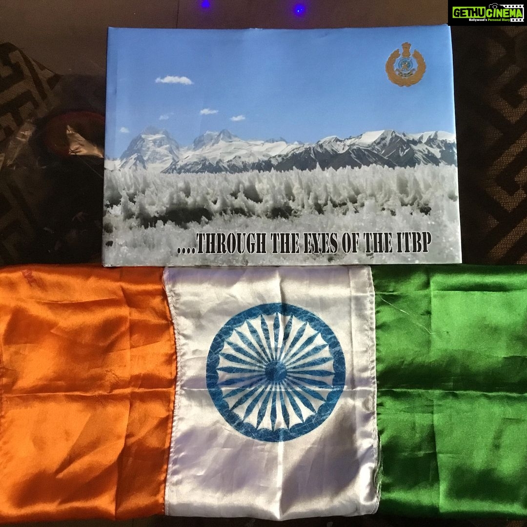 Poonam Kaur Instagram - @itbp_official it's my luck that I had the opportunity to dedicate my poem to all the soldiers of our country ... I pray for them ... their families and our country everyday .... we are all safe because of u ... this is the minimal I could do .... thank u so much #jaihind #jaibharat 🇮🇳